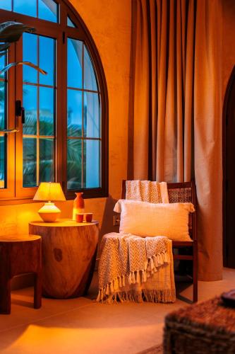 One - Bedroom Deluxe Apartment with Veranda and Ocean View del hotel Bahía Luxury. Foto 13