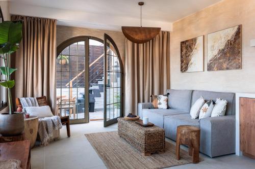 One - Bedroom Deluxe Apartment with Veranda and Ocean View del hotel Bahía Luxury. Foto 14