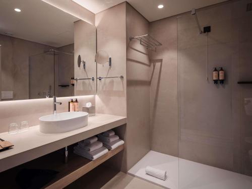 Habitación Doble Privilege del hotel Mercure Ponta Delgada Azores. Foto 6