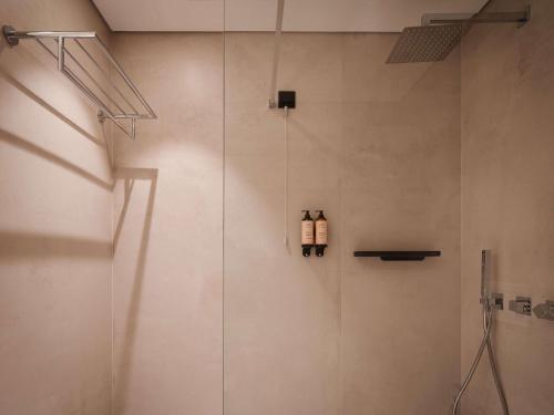Privilege Luxe Double Room del hotel Mercure Ponta Delgada Azores. Foto 4