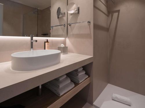 Habitación Familiar Superior del hotel Mercure Ponta Delgada Azores. Foto 1