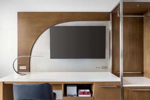 Habitación Estándar adaptada para personas con movilidad reducida con bañera adaptada - 2 camas grandes del hotel Marriott New York JFK Airport. Foto 2