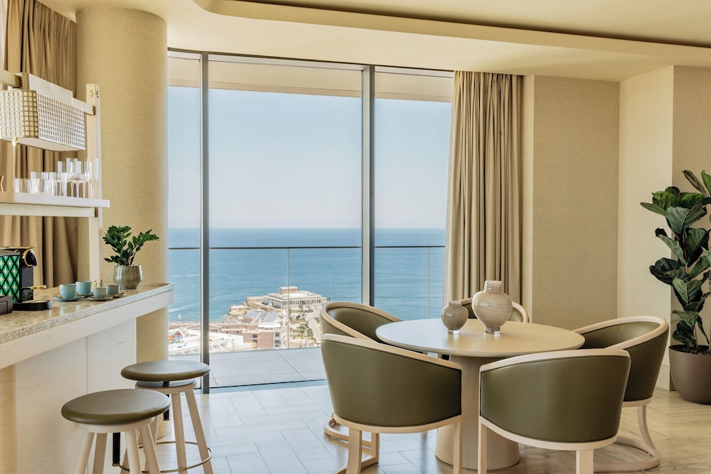 Suite Beyond ME+ del hotel ME Malta. Foto 2