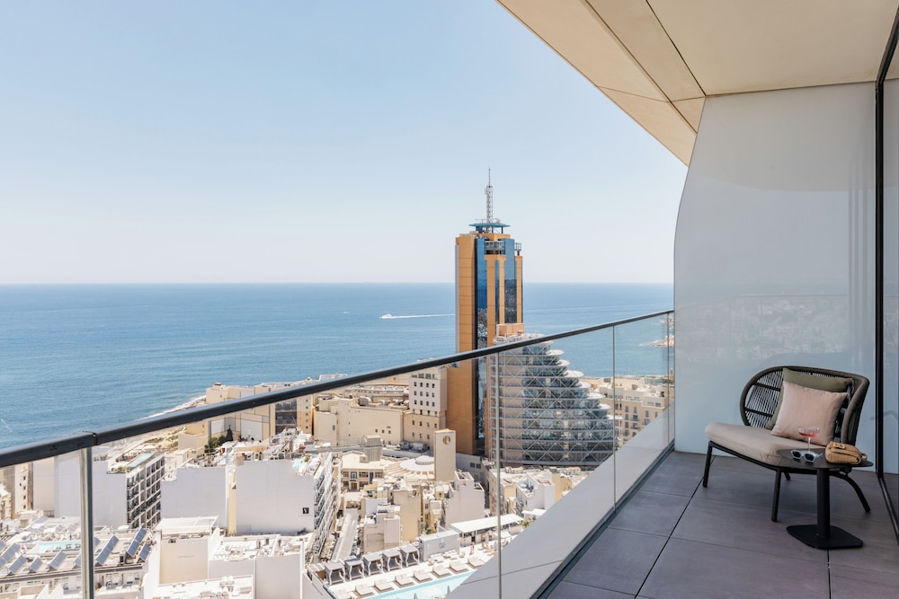 Suite Beyond ME+ del hotel ME Malta. Foto 4
