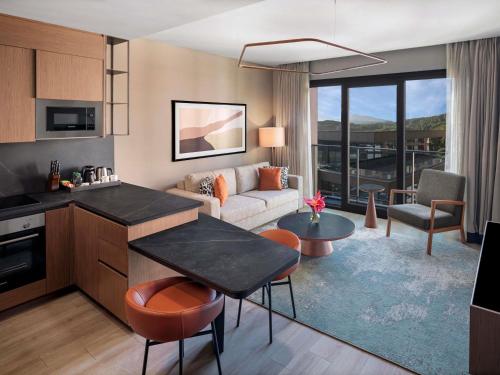 Superior One - Bedroom Apartment with Twin Beds del hotel Mövenpick Living Istanbul Saklivadi. Foto 2