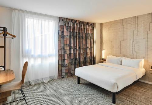 Habitación Doble adaptada para personas con movilidad reducida del hotel B&B Marne-La-Vallée Val D'Europe