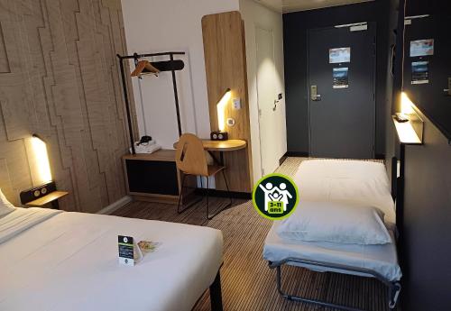 Habitación Triple Estándar del hotel B&B Marne-La-Vallée Val D'Europe