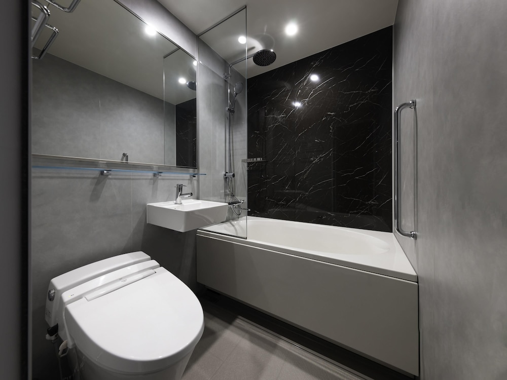 Habitación estándar, 2 camas individuales del hotel Mercure Tokyu Stay Osaka Namba. Foto 5