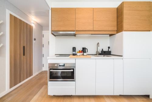 Habitación Doble con baño privado del hotel La Vega de Ciudad Jardín Suites. Foto 5