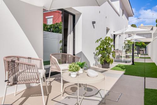 Habitación Doble Grande del hotel La Vega de Ciudad Jardín Suites