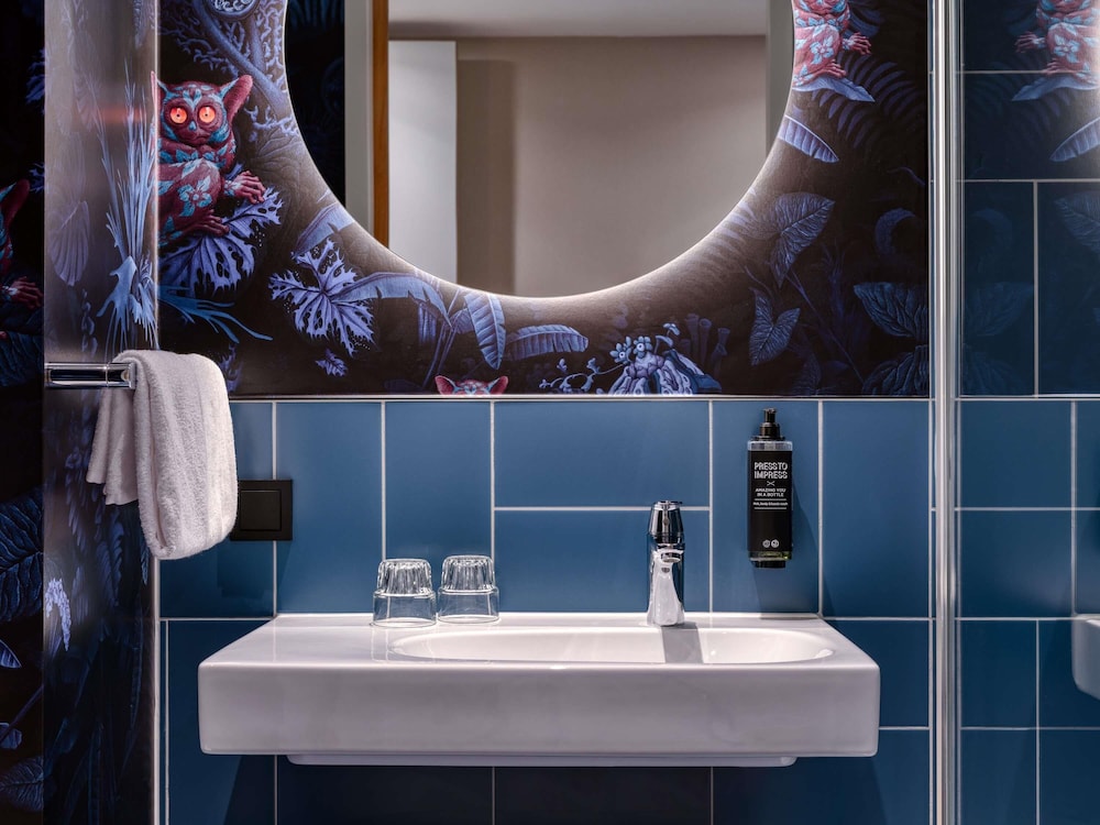 Habitación Estándar con 1 cama doble del hotel Ibis Styles Rotterdam Ahoy. Foto 7