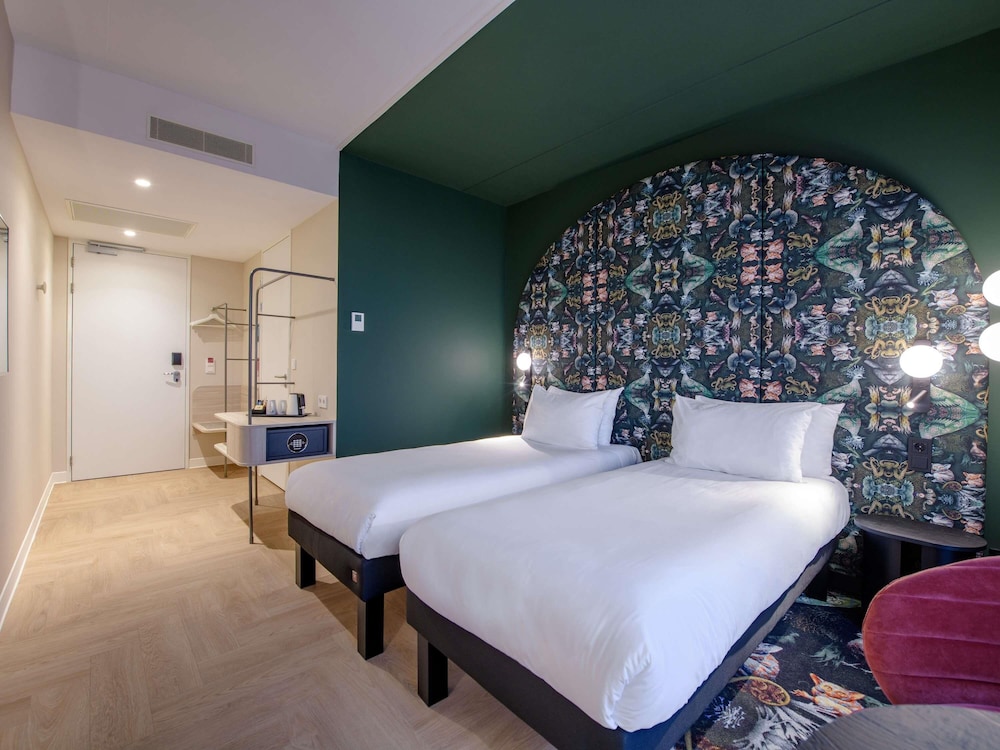 Habitación estándar con 2 camas individuales del hotel Ibis Styles Rotterdam Ahoy. Foto 6