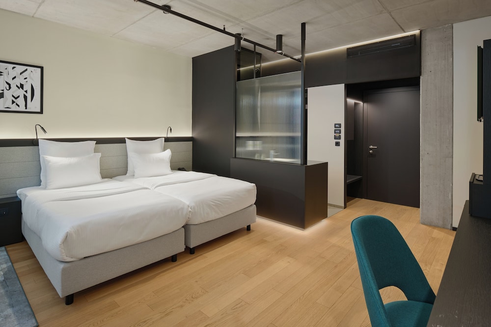 Habitación doble Superior 2 Camas individuales del hotel Pullman Zagreb. Foto 4