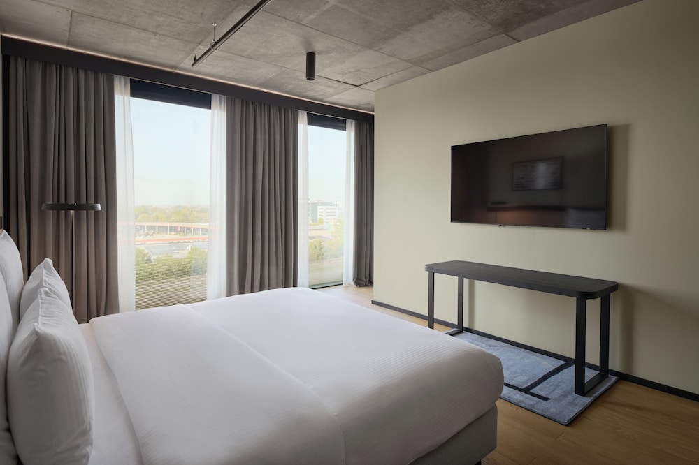 Habitación doble Superior 1 Cama king del hotel Pullman Zagreb. Foto 13