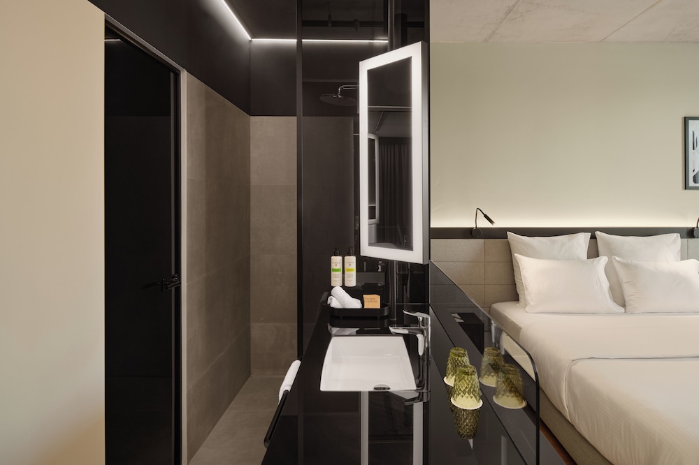 Habitación doble Superior 1 Cama king del hotel Pullman Zagreb. Foto 15