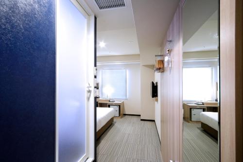 Habitación Superior - 1 cama grande del hotel Travelodge Kyoto Shijo Kawaramachi. Foto 3