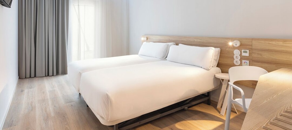 Habitación con 1 cama doble o 2 individuales del hotel BandB HOTEL Valencia Alcasser