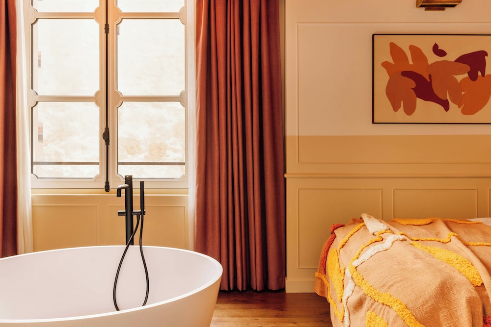 Roseraie Suite del hotel Le Jardin De Verre by Locke. Foto 7