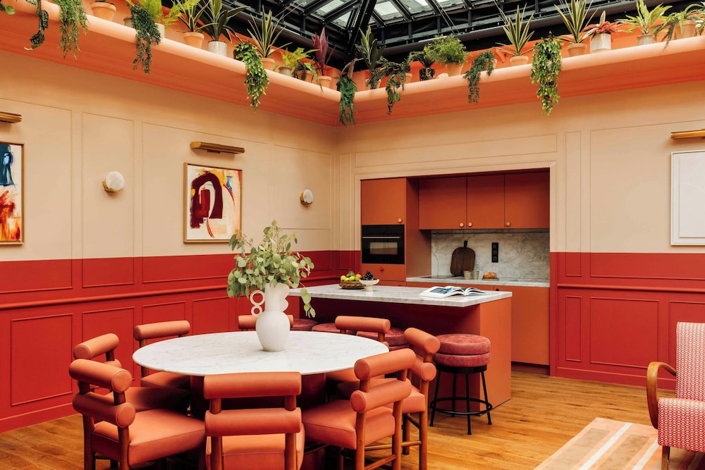 Roseraie Suite del hotel Le Jardin De Verre by Locke. Foto 9