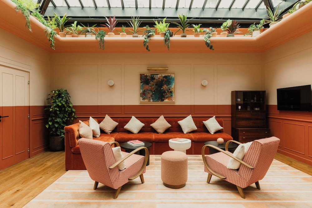 Roseraie Suite del hotel Le Jardin De Verre by Locke. Foto 13
