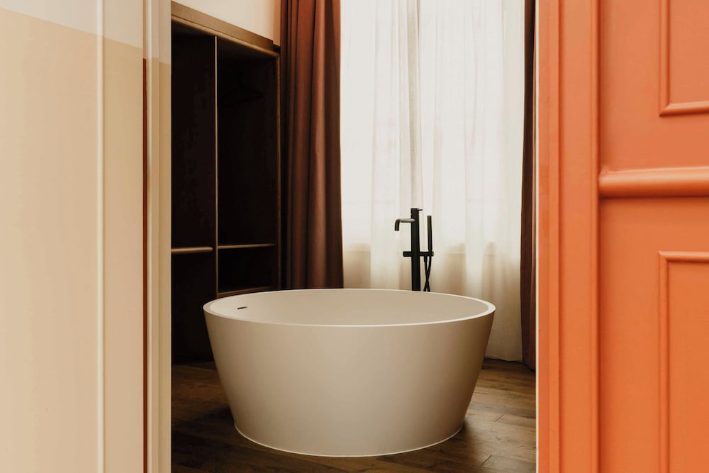 Roseraie Suite del hotel Le Jardin De Verre by Locke. Foto 14