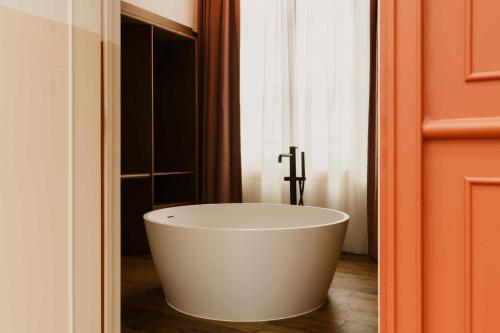 Suite Roseraie del hotel Le Jardin De Verre by Locke. Foto 6