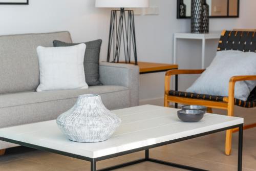 Suite de 1 dormitorio con vistas al mar del hotel Los Jardines de Abama Suites. Foto 3