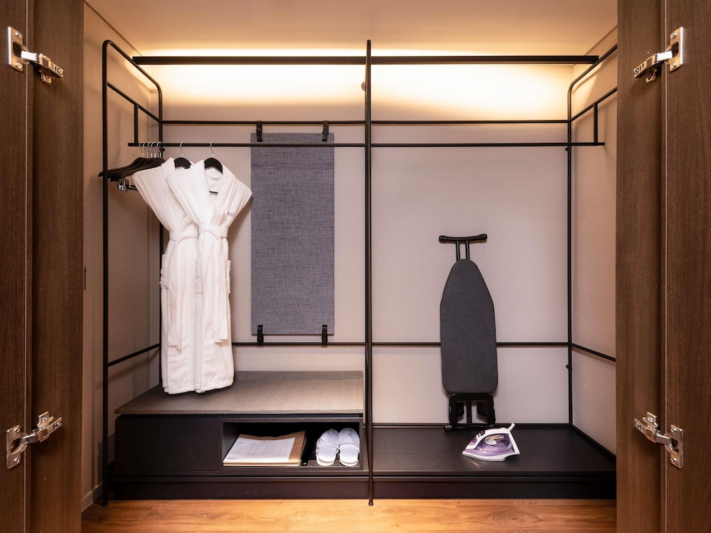 Suite Ejecutiva con 1 cama King Size del hotel Mercure Ambassador Seoul Magok. Foto 4