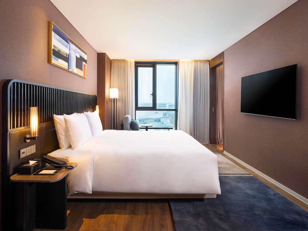 Suite Ejecutiva con 1 cama King Size del hotel Mercure Ambassador Seoul Magok. Foto 6