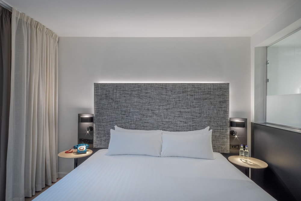 Habitación Innside con balcón del hotel INNSiDE by Meliá Newcastle. Foto 1