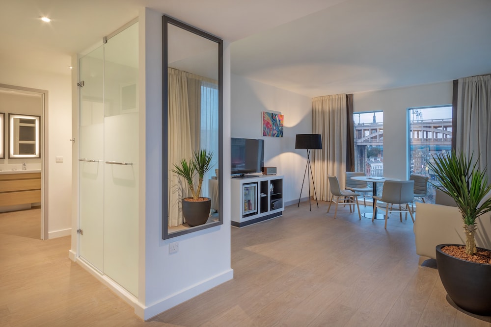 Suite Townhouse con habitaciones comunicadas del hotel INNSiDE by Meliá Newcastle