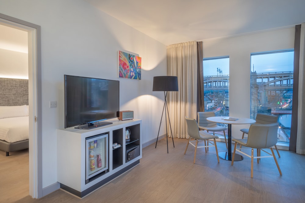 Suite Townhouse con habitaciones comunicadas del hotel INNSiDE by Meliá Newcastle. Foto 5