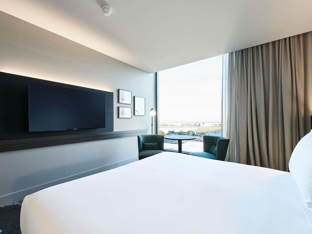 Habitación Deluxe con 1 cama kingsize del hotel Novotel Melbourne Airport. Foto 2