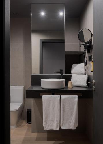 Habitación Doble Estándar del hotel LIVVO La Escarlata. Foto 4