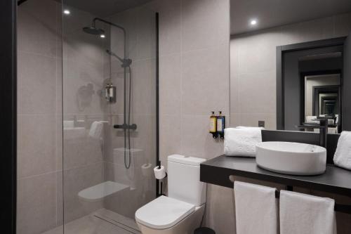 Habitación Triple Estándar del hotel LIVVO La Escarlata