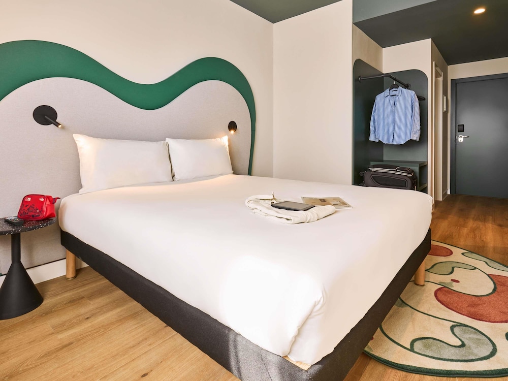 Habitación superior, 1 cama doble con sofá cama del hotel Ibis Styles Madrid Airport Valdebebas
