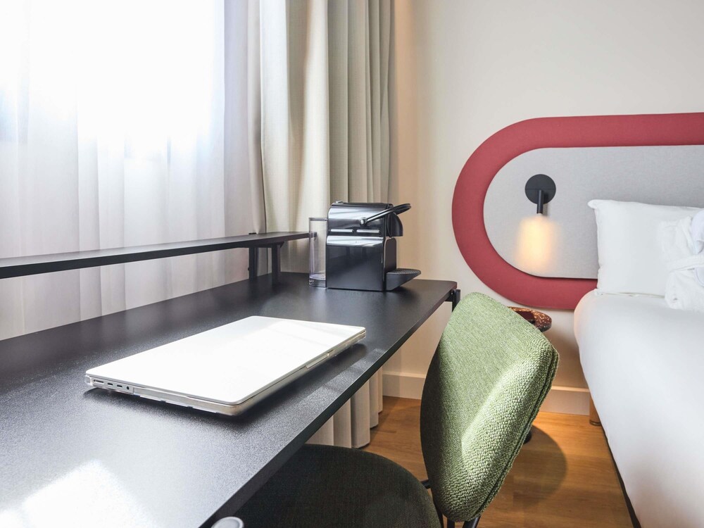 Habitación Business, 2 camas individuales del hotel Ibis Styles Madrid Airport Valdebebas. Foto 8