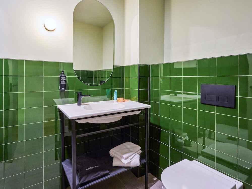 Habitación Business, 2 camas individuales del hotel Ibis Styles Madrid Airport Valdebebas. Foto 4