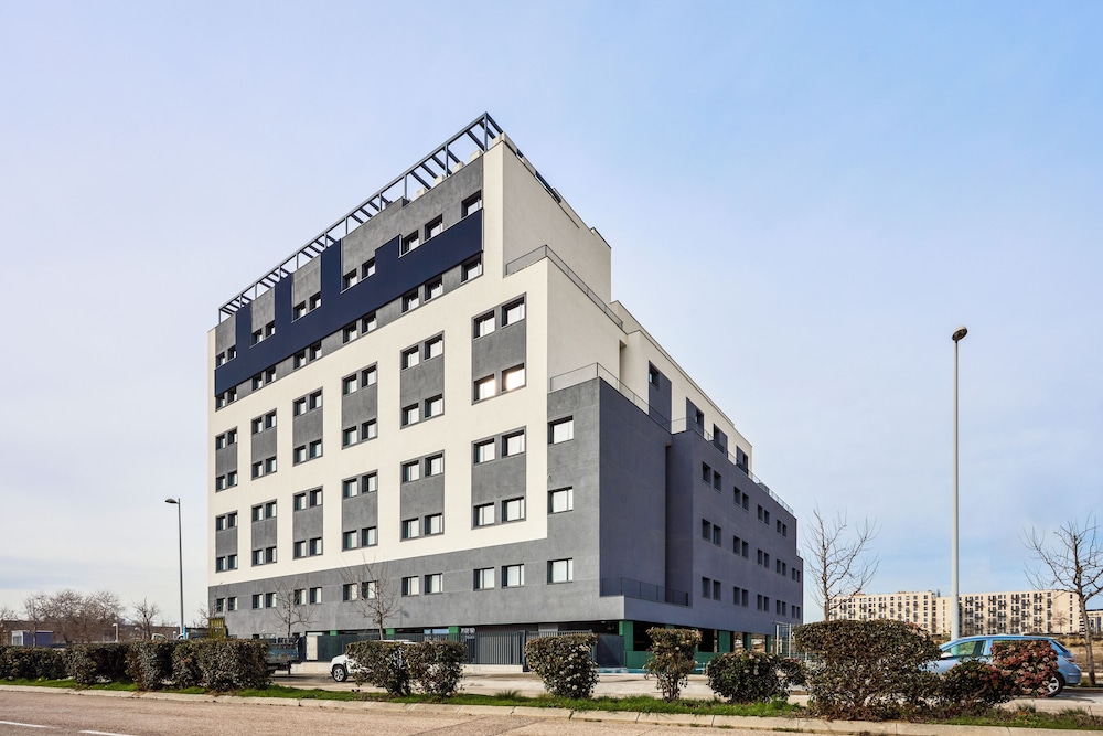 Habitación Business, 1 cama doble del hotel Ibis Styles Madrid Airport Valdebebas. Foto 6