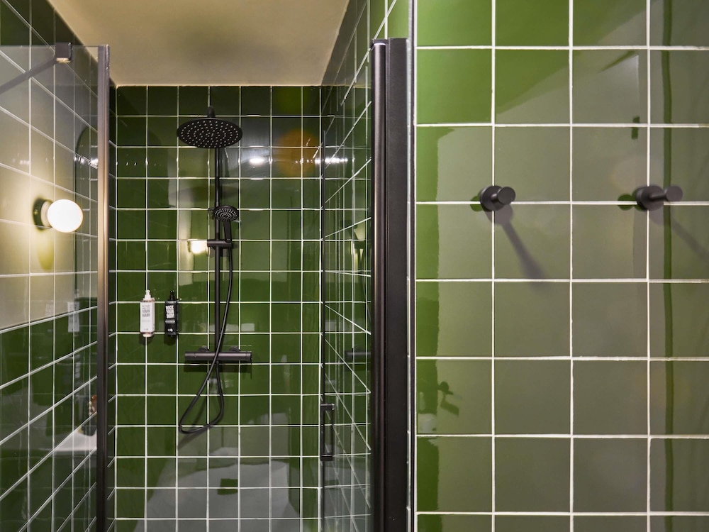 Habitación estándar, 2 camas individuales del hotel Ibis Styles Madrid Airport Valdebebas. Foto 5