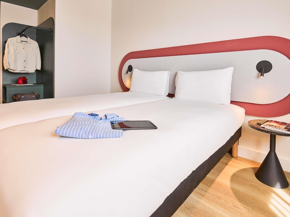 Habitación estándar, 2 camas individuales del hotel Ibis Styles Madrid Airport Valdebebas. Foto 6