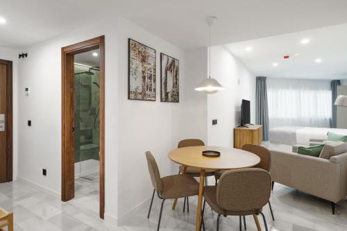 Estudio del hotel limehome Jerez de la Frontera Marqués de Casa-Domecq. Foto 1
