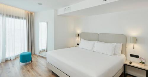 Habitación Doble Deluxe con vistas al mar del hotel Sercotel Cruz Del Mar. Foto 3