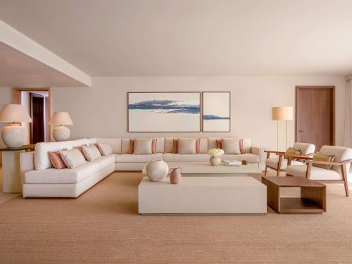 SUITE (370 m²): 3 dormitorios, vistas directas al mar, 3 camas, piscina, cocina y salón del hotel Fairmont La Hacienda Costa Del Sol. Foto 4