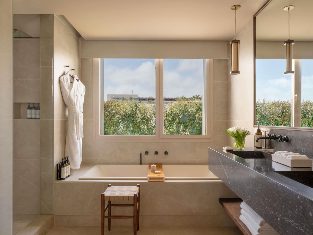 VILLA BRISA (800 m²): 5 dorm., 5 camas king size, vistas frontales al mar, piscina y cocina del hotel Fairmont La Hacienda Costa Del Sol. Foto 10