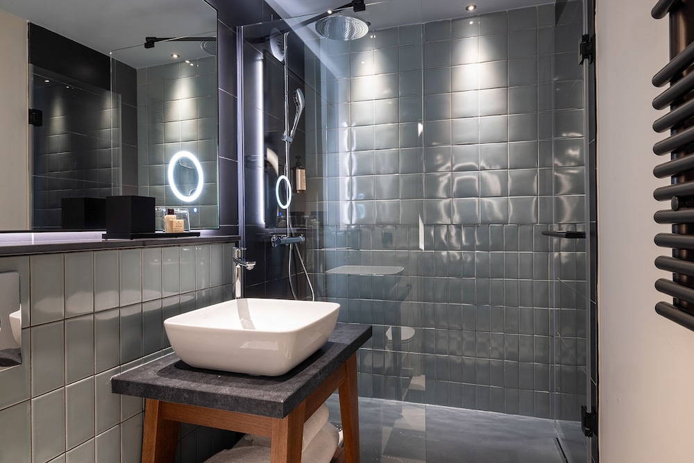 Edgar del hotel Hôtel Les Artistes. Foto 5