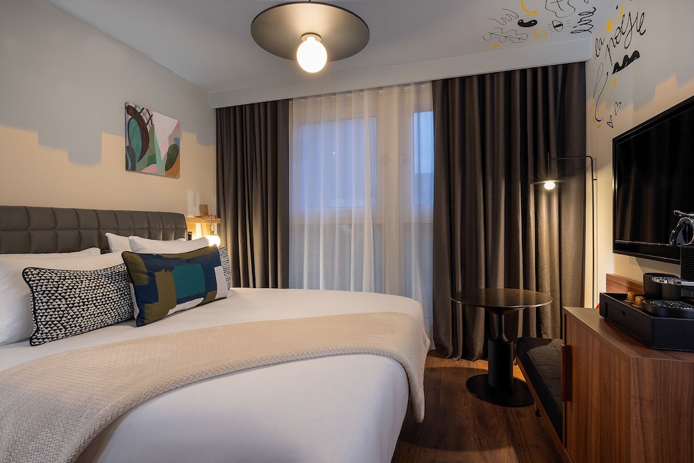 Simone del hotel Hôtel Les Artistes