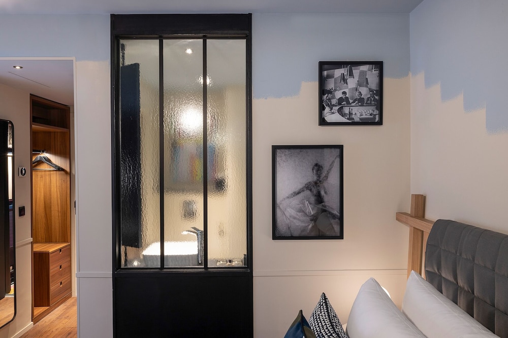 Simone del hotel Hôtel Les Artistes. Foto 4