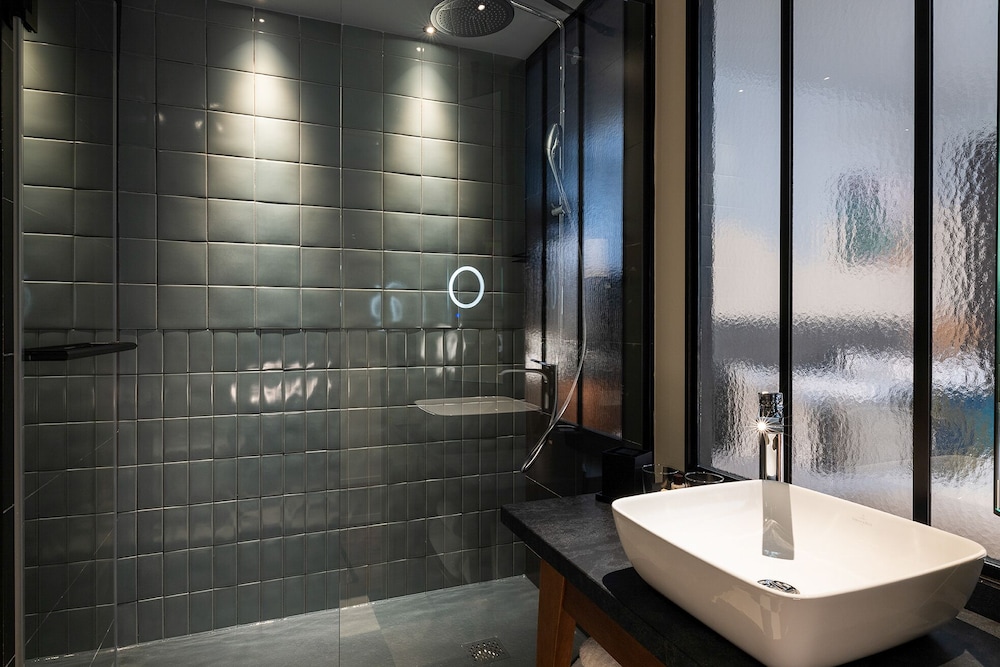 Simone del hotel Hôtel Les Artistes. Foto 5