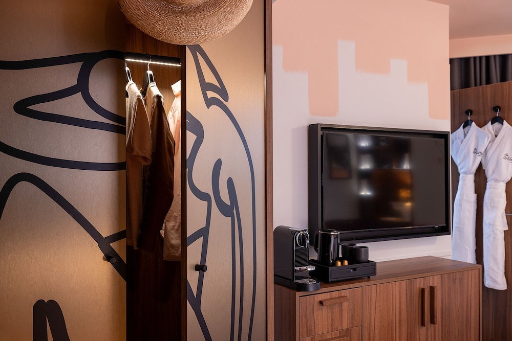 Andre Eiffel del hotel Hôtel Les Artistes. Foto 5